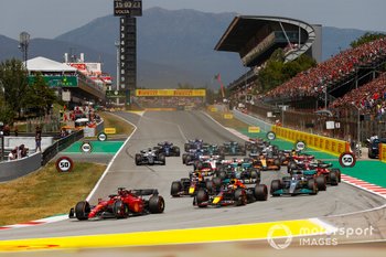 Victoria de Verstappen en España, podio de Pérez y abandono de Leclerc