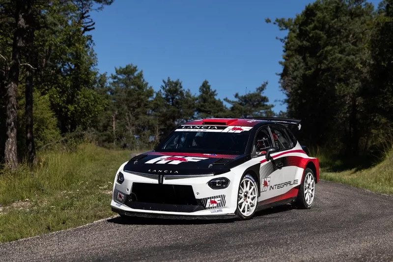 NewLanciaYpsilonRally2HFIntegrale