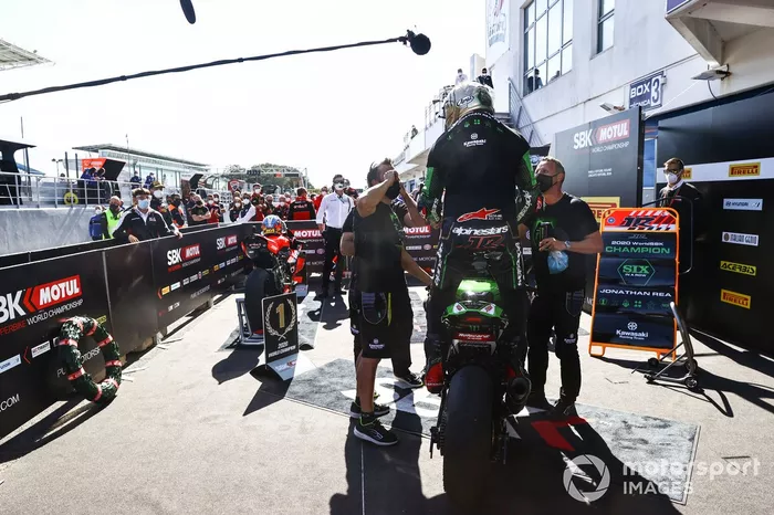 Jonathan Rea, Kawasaki Racing Team celebra su sexto Mundial