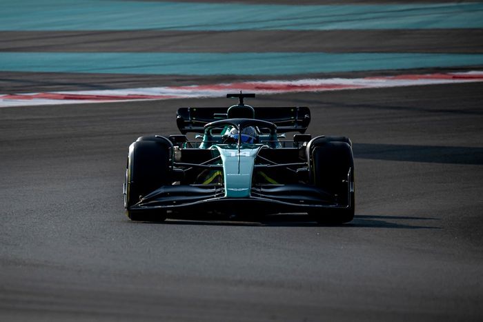 Fernando Alonso, Aston Martin AMR22 