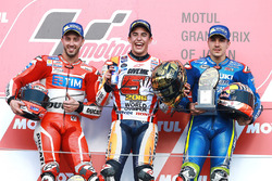 Podium : le vainqueur Marc Marquez, Repsol Honda Team, le second Andrea Dovizioso, Ducati Team, le troisième Maverick Viñales, Team Suzuki Ecstar MotoGP