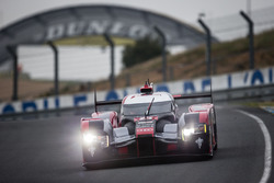 #8 Audi Sport Team Joest, Audi R18 e-tron quattro: Lucas di Grassi, Loic Duval, Oliver Jarvis