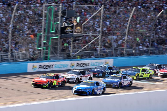 William Byron, Hendrick Motorsports Chevrolet, Denny Hamlin, Joe Gibbs Racing Toyota