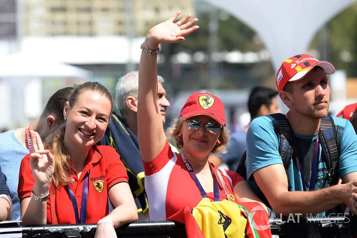 Des fans de Ferrari