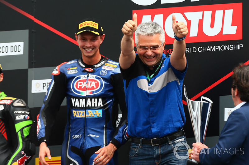 Podyum: Yarış galibi Michael van der Mark, Pata Yamaha, Andrea Dosoli