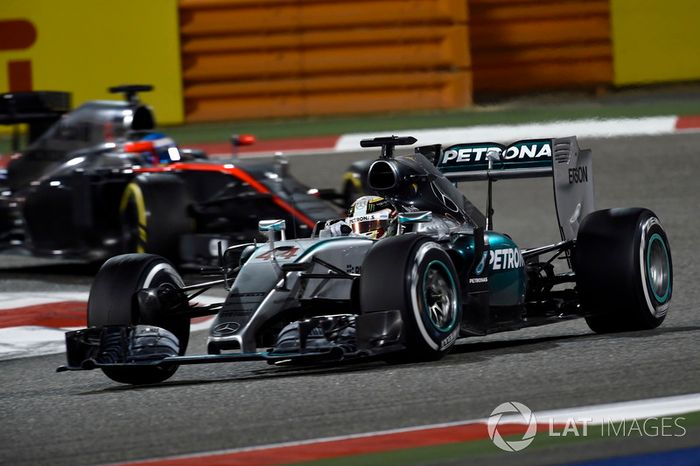 2015: Hamilton lidera de principio a fin