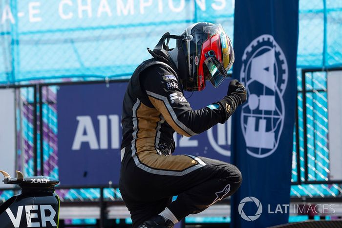 Jean-Eric Vergne, Techeetah, gana la carrera