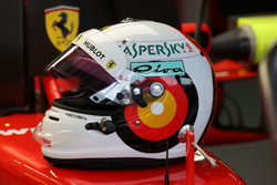 Sebastian Vettel, Ferrari helmet