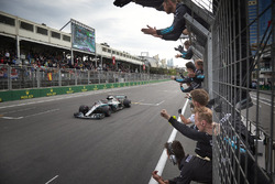 Yarış galibi Lewis Hamilton, Mercedes AMG F1 W09