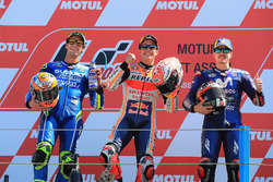 Podio: il secondo classificato Alex Rins, Team Suzuki MotoGP, il vincitore della gara Marc Marquez, Repsol Honda Team, il terzo classificato Maverick Viñales, Yamaha Factory Racing