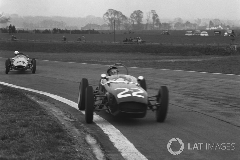 Jim Clark, Lotus 18-Ford lider, John Surtees, Cooper T52-BMC ikinci. Bu yarış, Surtees'in motosiklet