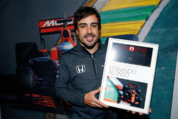 Fernando Alonso, McLaren, 2017 yılın 'ruhu' ödülü