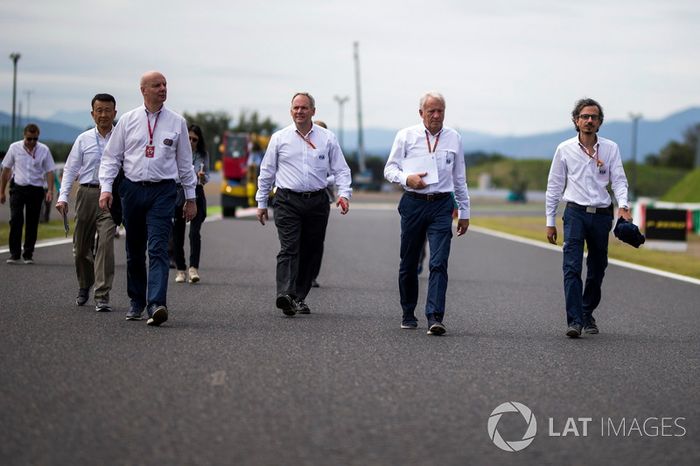 Laurent Mekies, director de seguridad de la FIA y Charlie Whiting, delegado de la FIA Delegate