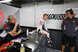 Gene Haas, owner and founder, Haas F1 Team, Kevin Magnussen, Haas F1 Team
