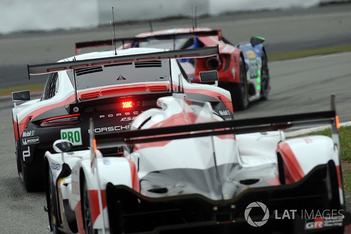 #92 Porsche Team Porsche 911 RSR: Michael Christensen, Kevin Estre