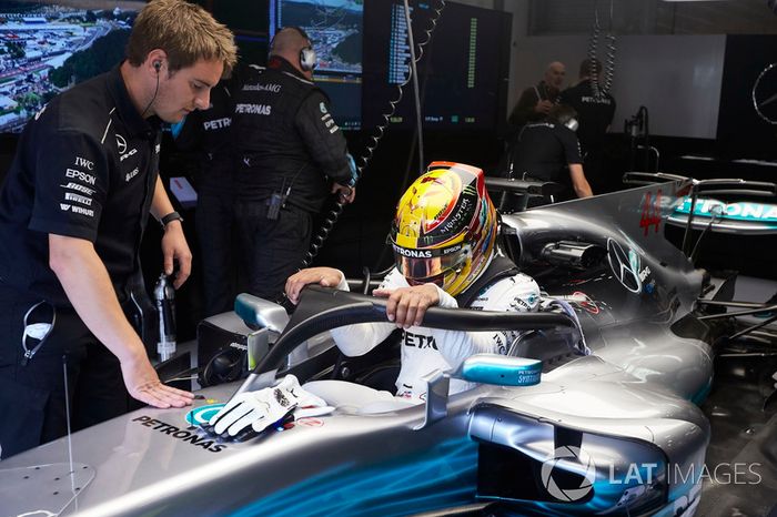 Lewis Hamilton, Mercedes AMG F1, with halo