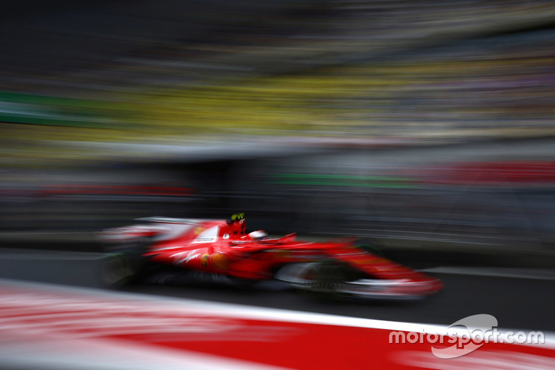 Raikkonen complains about engine issue