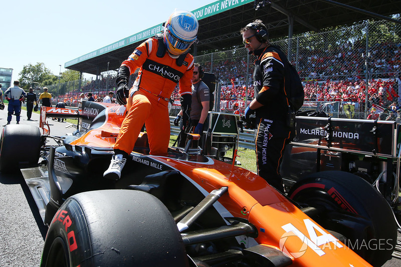 Polémica con Palmer en Monza y abandono a última hora