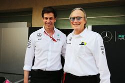 Toto Wolff, Mercedes AMG F1 accionista y Director Ejecutivo de Mansour Ojjeh, accionista de McLaren