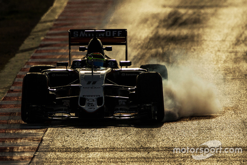 Sergio Perez, Sahara Force India F1 VJM09 se bloquea en la frenada