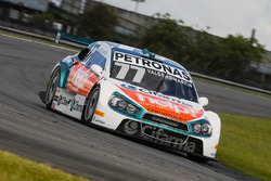 Carro de Valdeno Brito e Maxime Martin