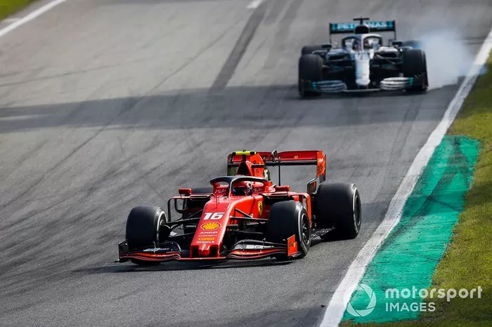 Batalha entre Leclerc e Hamilton