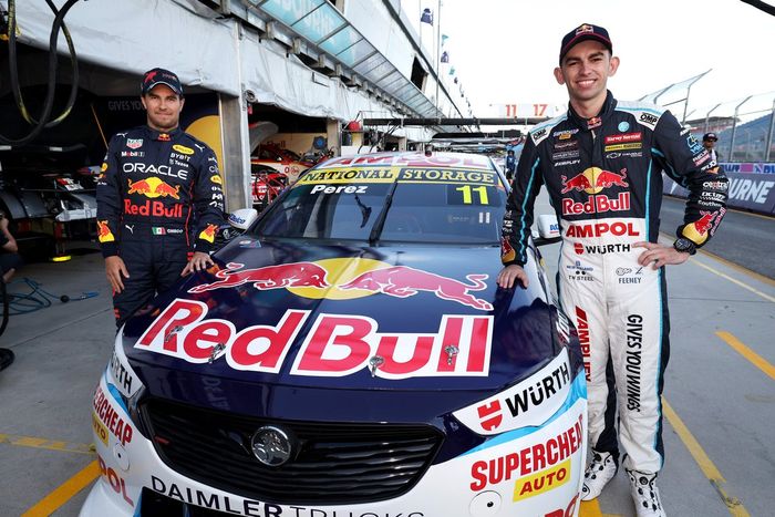 Sergio Pérez, Red Bull Racing y Broc Feeney, Triple Eight Race Engineering, Holden Commodore ZB 
