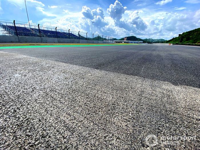 Reasfaltado en Mandalika