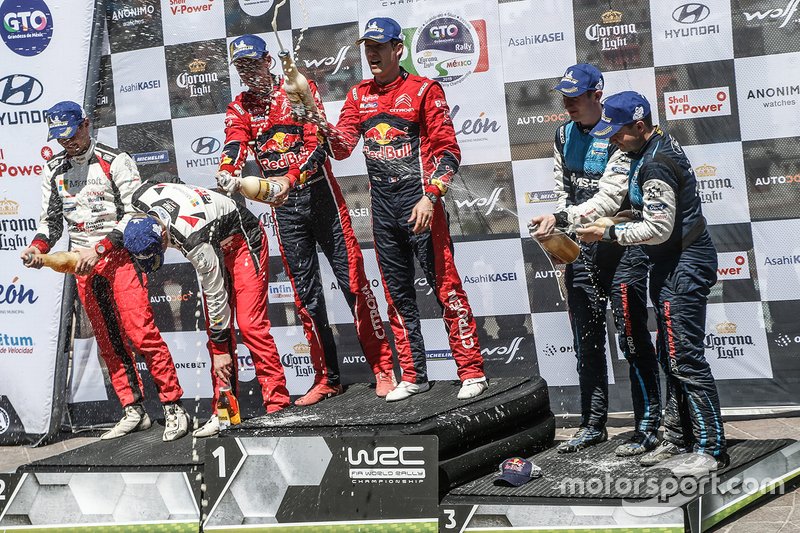 Winnaars Sébastien Ogier, Julien Ingrassia, Citroën World Rally Team, tweede Ott Tänak, Martin Järveoja, Toyota Racing, derde Elfyn Evans, Scott Martin, M-Sport Ford