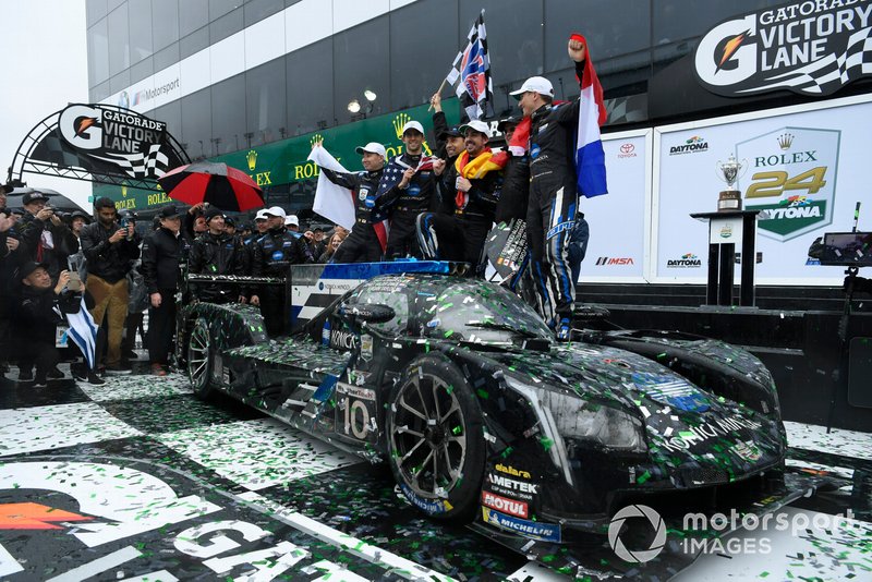 #10 Konica Minolta Cadillac DPi-V.R. Cadillac DPi, DPi: Renger Van Der Zande, Jordan Taylor, Fernando Alonso, Kamui Kobayashi