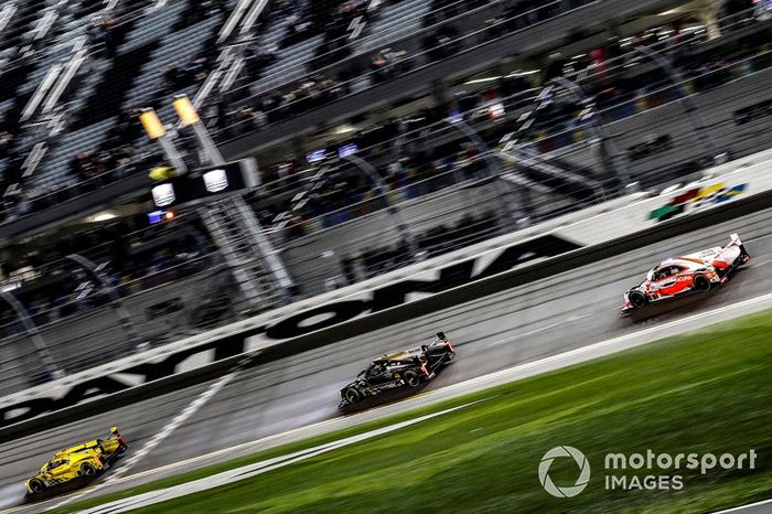 #85 JDC-Miller Motorsports Cadillac DPi, DPi: Misha Goikhberg, Tristan Vautier, Devlin DeFrancesco, Rubens Barrichello, #5 Action Express Racing Cadillac DPi: Joao Barbosa, Filipe Albuquerque, Christian Fittipaldi, #6 Acura Team Penske Acura DPi, DPi: Juan Pablo Montoya, Dane Cameron, Simon Pagenaud
