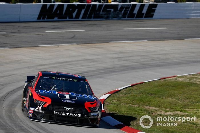 Clint Bowyer, Stewart-Haas Racing, Ford Mustang Mobil 1 / Rush Truck Centers
