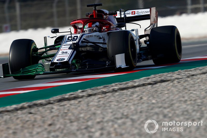 Antonio Giovinazzi, Alfa Romeo Racing C38, con la vernice aerodinamica sull'ala anteriore