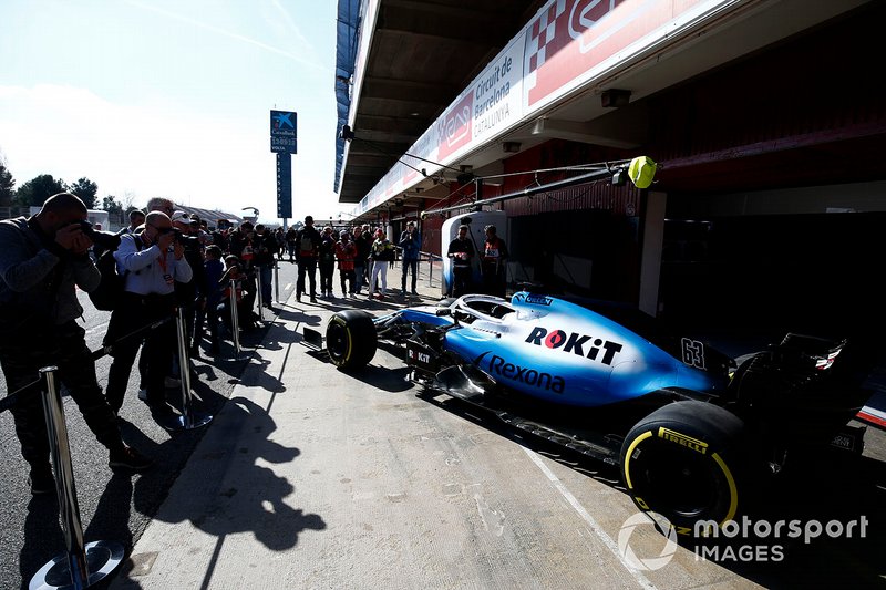 Photographers shoot the new Williams FW42