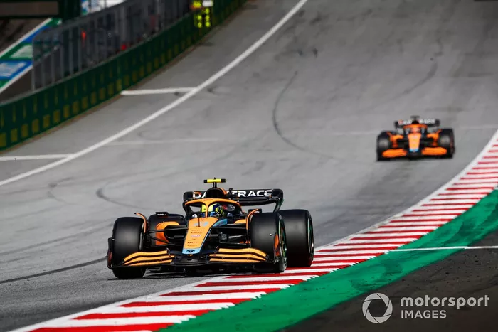 Lando Norris, McLaren MCL36, Daniel Ricciardo
