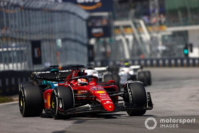 Charles Leclerc, Ferrari F1-75, Lance Stroll, Aston Martin AMR22