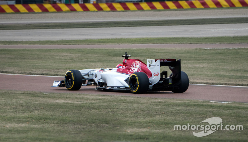 La Colombienne Tatiana Calderón, lors des Essais Sauber