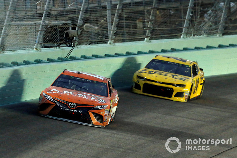 Daniel Suarez, Joe Gibbs Racing, Toyota Camry ARRIS and William Byron, Hendrick Motorsports, Chevrolet Camaro Hertz