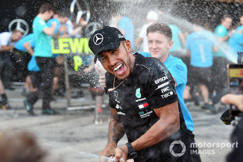 Победитель Льюис Хэмилтон, Mercedes AMG F1