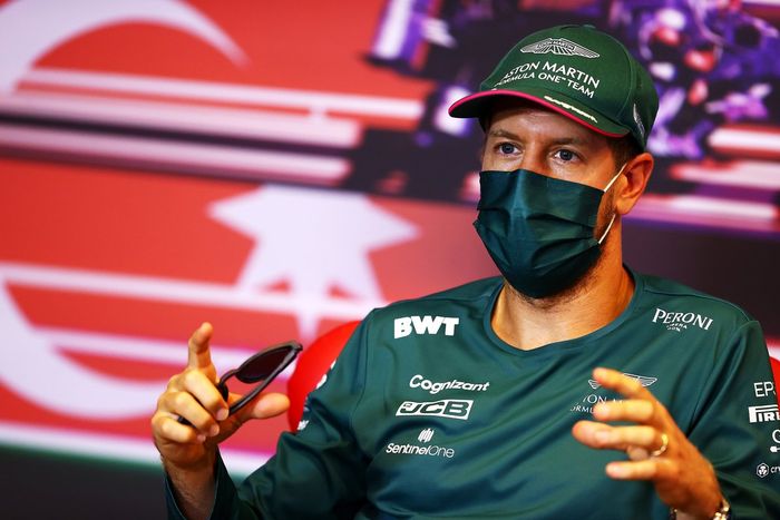 Sebastian Vettel, Aston Martin en la conferencia de prensa