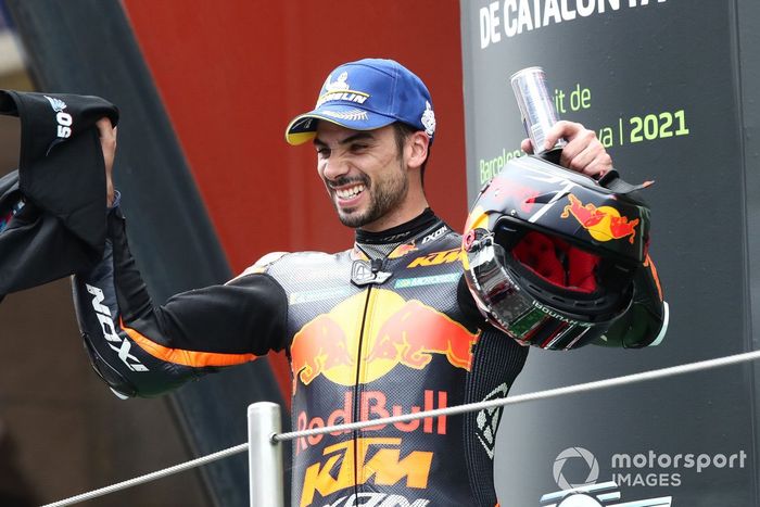 Podio: ganador de la carrera Miguel Oliveira, Red Bull KTM Factory Racing