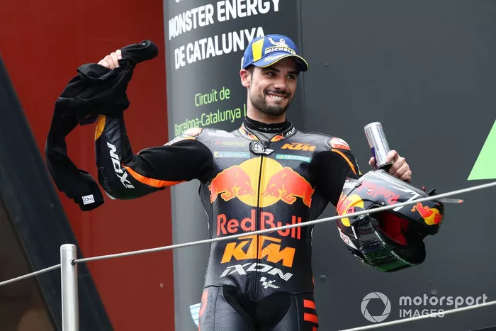 Podio: ganador de la carrera Miguel Oliveira, Red Bull KTM Factory Racing