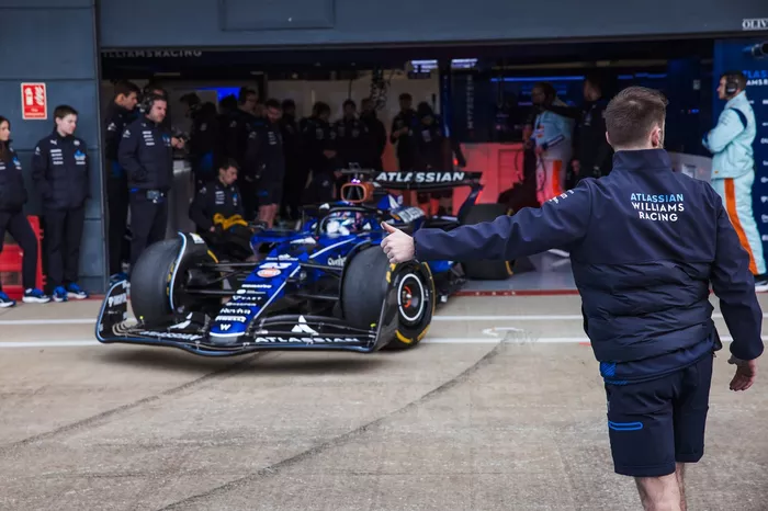 Alex Albon, Williams  FW47
