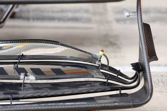 Detalle del alerón delantero del McLaren MCL38