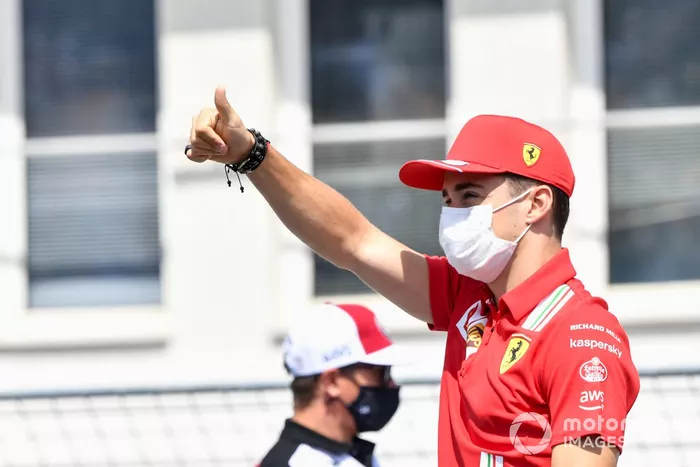 Charles Leclerc, Ferrari en el desfile de pilotos