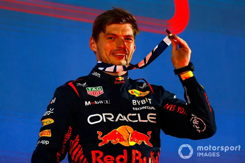 Max Verstappen, Red Bull Racing, primo posto, sul podio