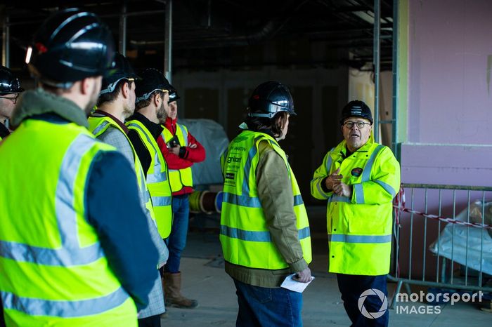 Visita a la fábrica de Aston Martin en Silverstone