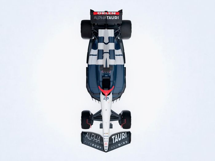 AlphaTauri 04