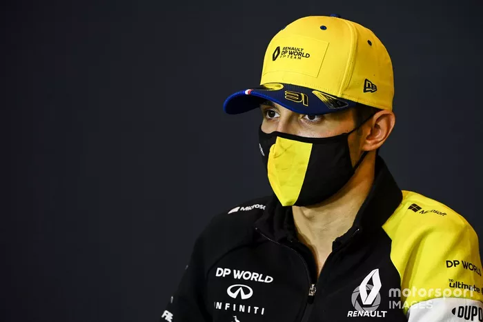 Esteban Ocon, Renault F1, en la conferencia de prensa