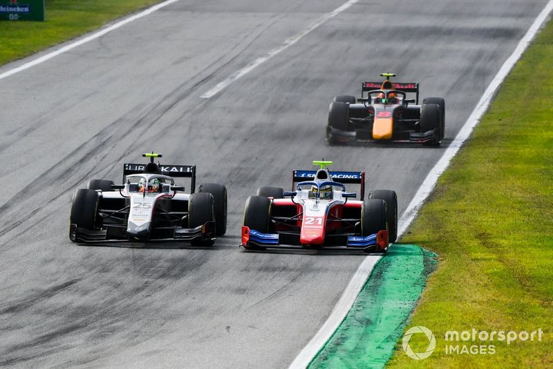 Luca Ghiotto, Hitech Grand Prix y Robert Shwartzman, Prema Racing